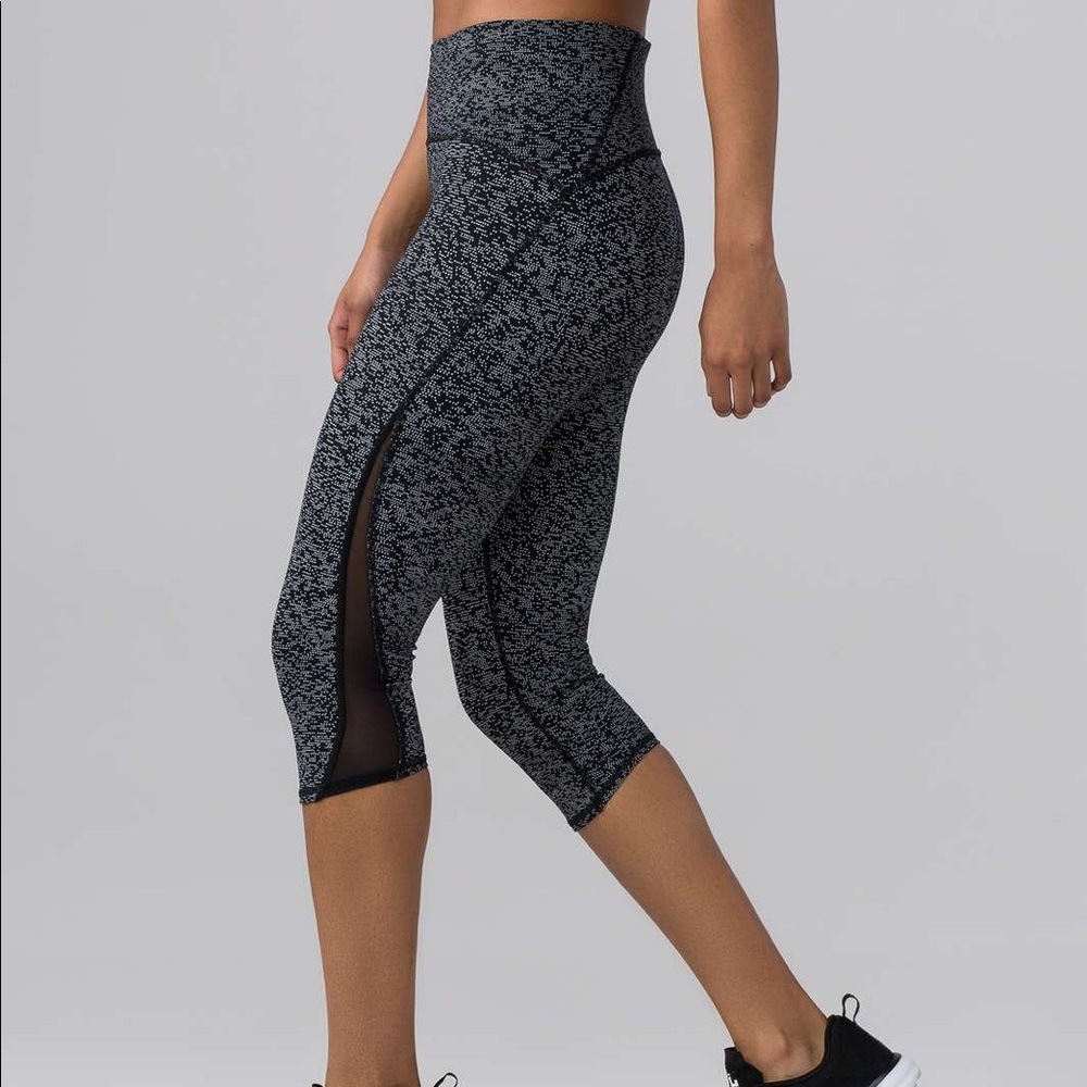 Lululemon Train Times Crop (17”)